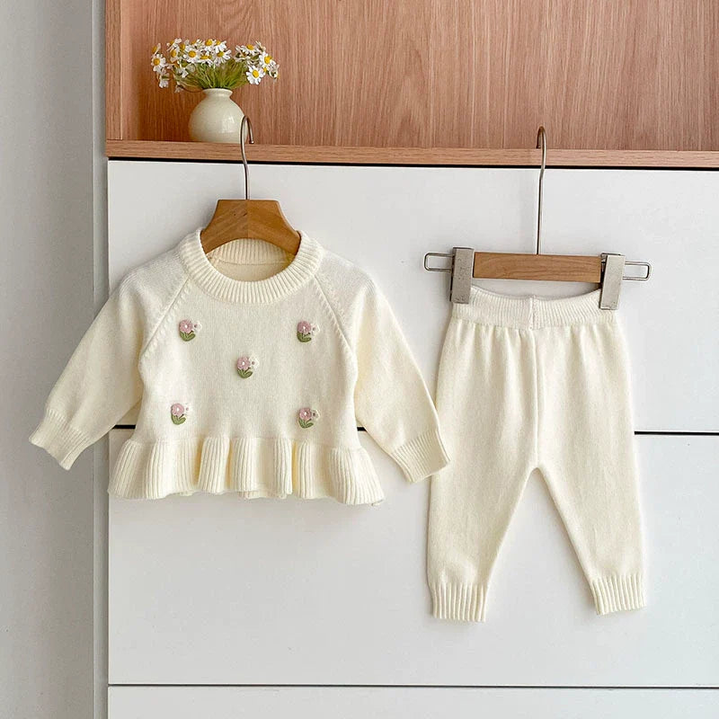 Arrival Autumn Baby Girls Long Sleeves Flowers Pattern Knitted Top with Solid Color Long Trousers Clothing Set