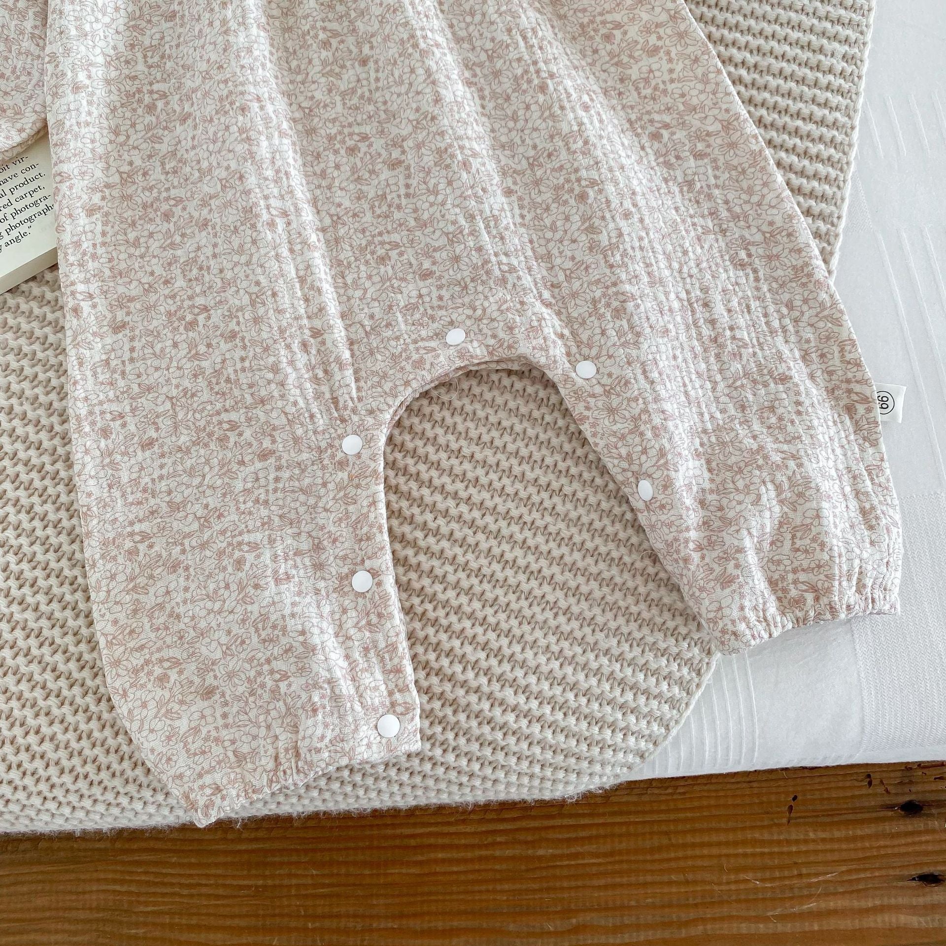 Autumn Arrival Baby Girls Long Sleeves Floral Pattern Rompers with Ruffle Collar