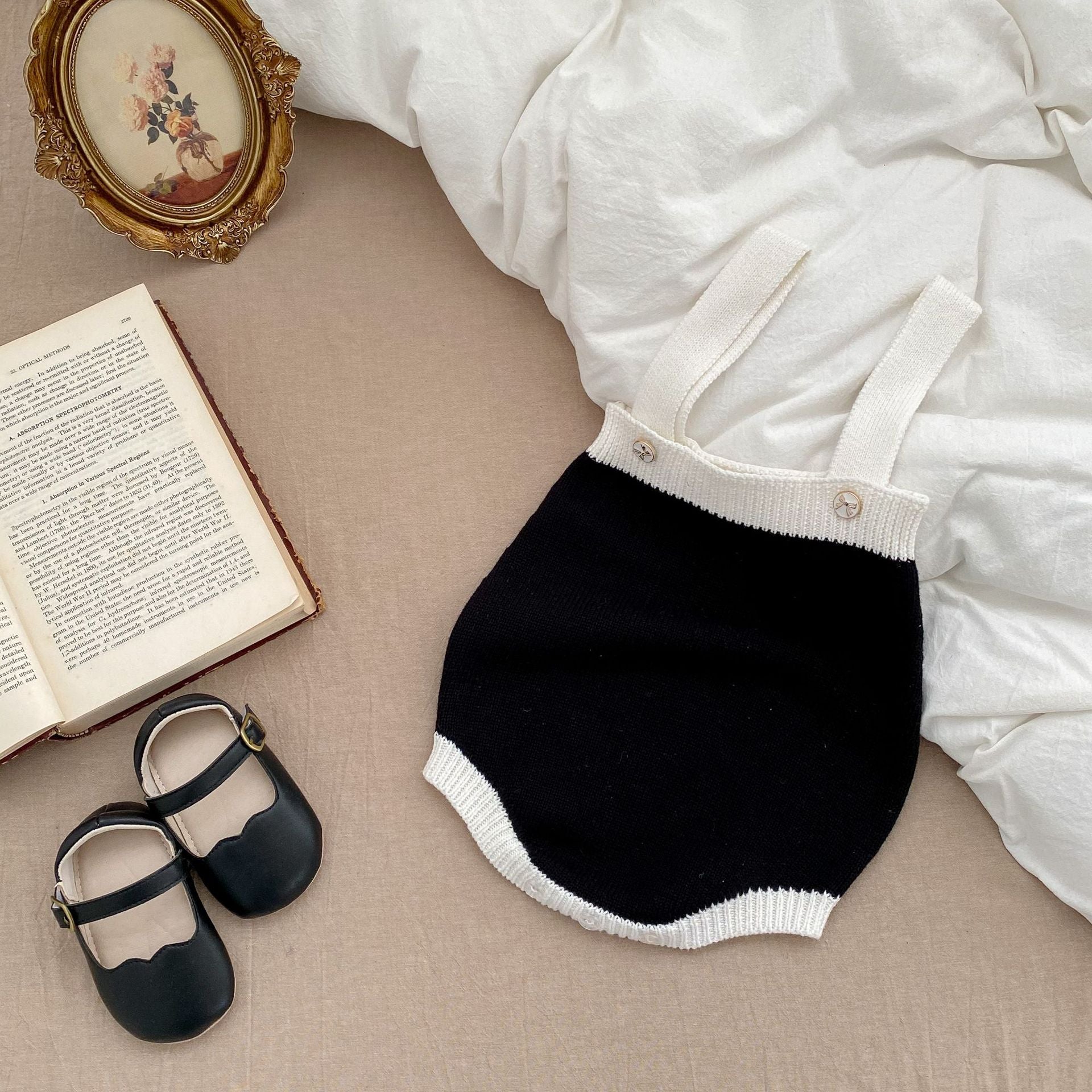 Baby Color Matching Design Sleeveless bodysuit With Cardigan Sets